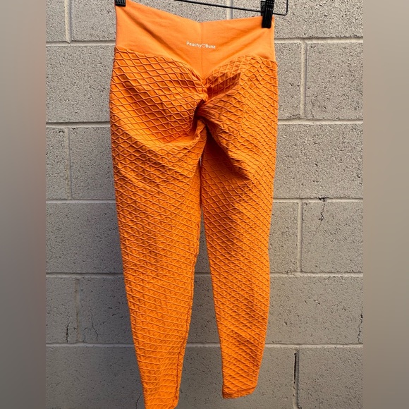 Peachy Bunz Scrunch Butt V Waist Sport Leggings in Tangerine S - Picture 5 of 5